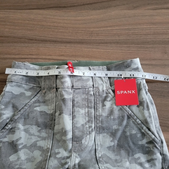 SPANX Women's Stretch Twill Ankle Cargo Pant Stone Wash Camo Size XS - Picture 6 of 9